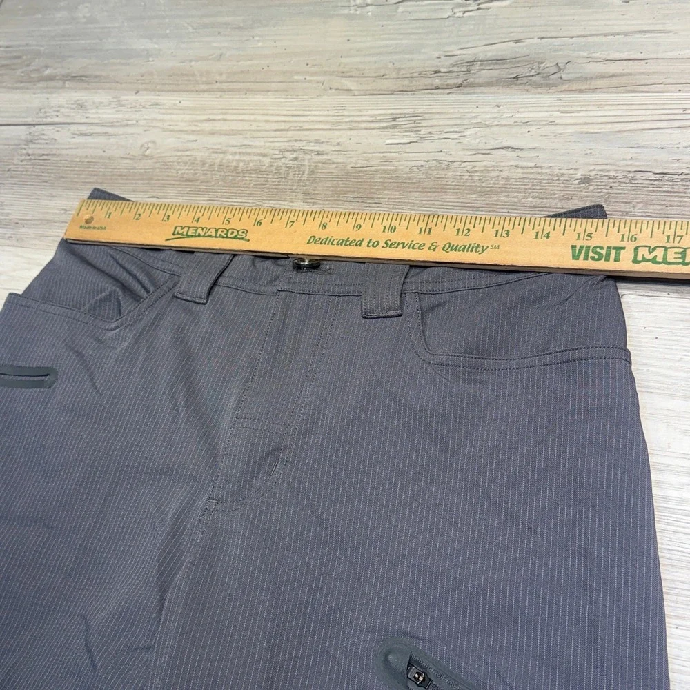 Lululemon‎ Cadence Commute Shorts Mens Size 32 Gray Pinstripe Cargo Utility Golf